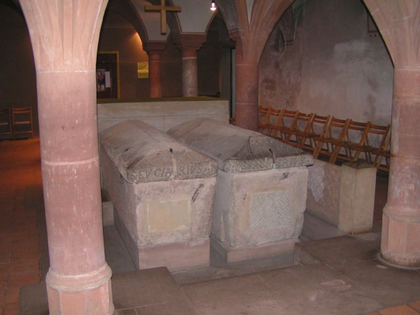 Die Sarkophage von Eucharius und Valerius in der Benediktinerabtei St. Matthias in Trier