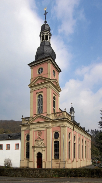 Die Klosterkirche von Springiersbach bei Bengel. Barocker Kirchbau (von 1769/72), 2015