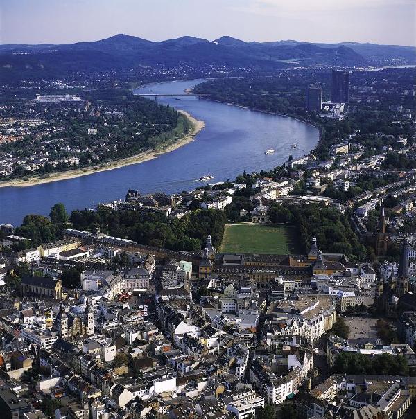 Schrägluftbild der Stadt Bonn