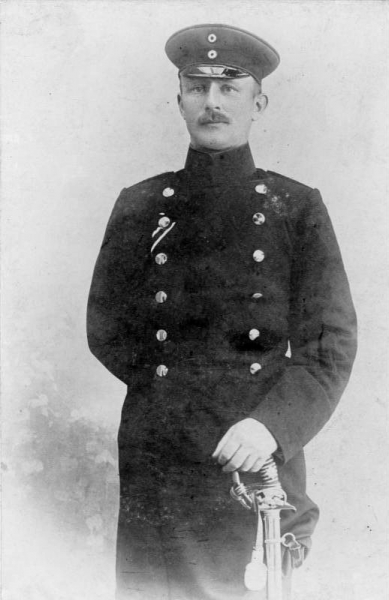 Fotografie von Paul Emil von Lettow-Vorbeck als Hauptmann im Jahr 1904