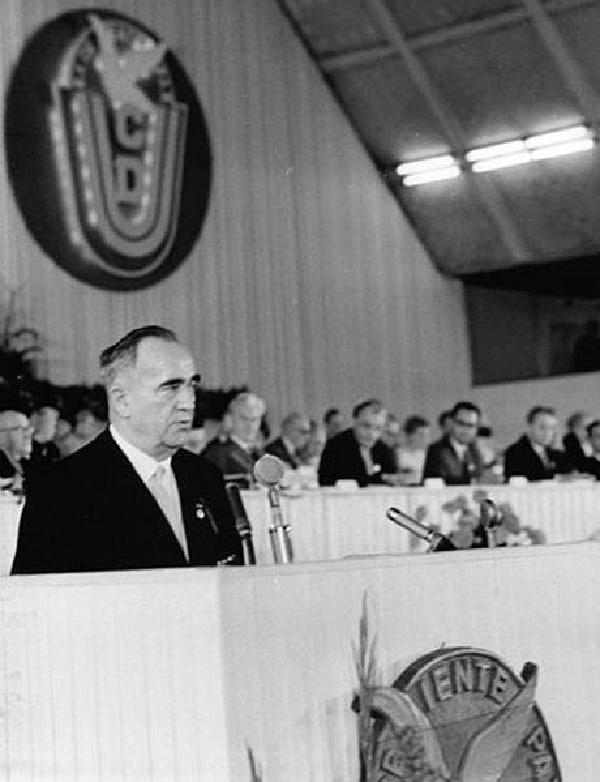 August Bach eröffnet den 11. Parteitag der CDU, Erfurt, 30.9.1964