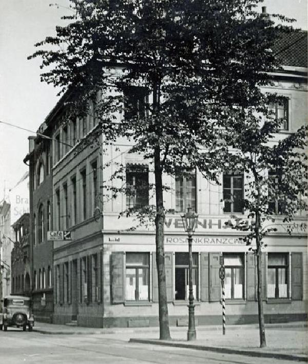 Weinhaus 'Rosenkränzchen' am Düsseldorfer Stiftsplatz, um 1930