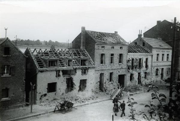 Erste Bombenschäden in Beuel (Rheinaustraße), Mai/Juni 1940