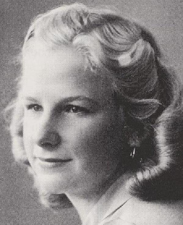 Käthe Overath, Porträtfoto, 1943